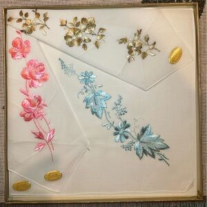 Vintage Embroidered Floral Handkerchief Set